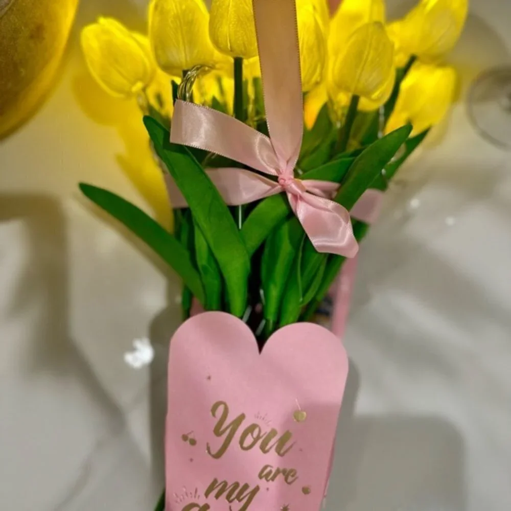2x White Tulip Lamp, a Lasting Alternative to Expensive Bouquets!